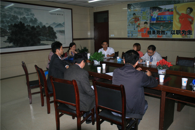 驻马店上蔡四中来我校参观学习