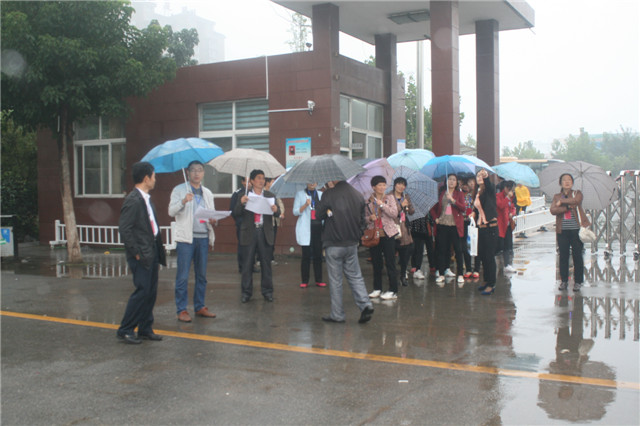 驻马店上蔡四中来我校参观学习