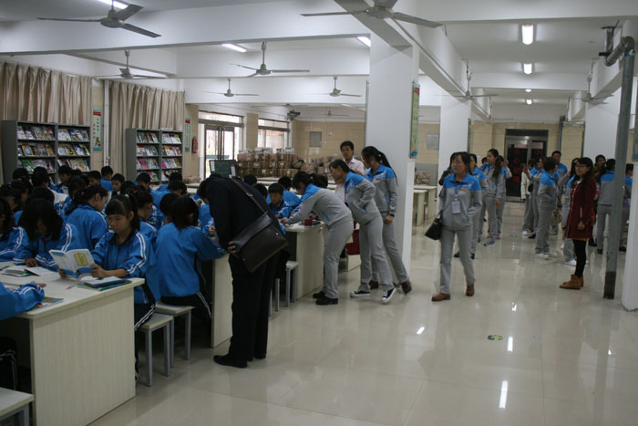 郸城英博学校来我校参观