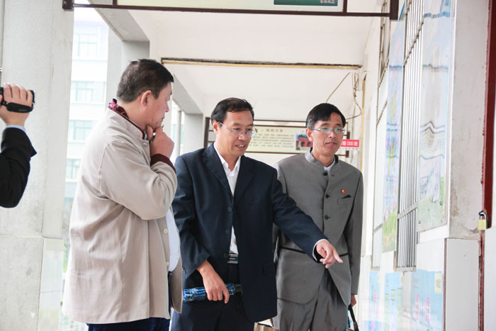 北大王继华教授莅临我校参观指导