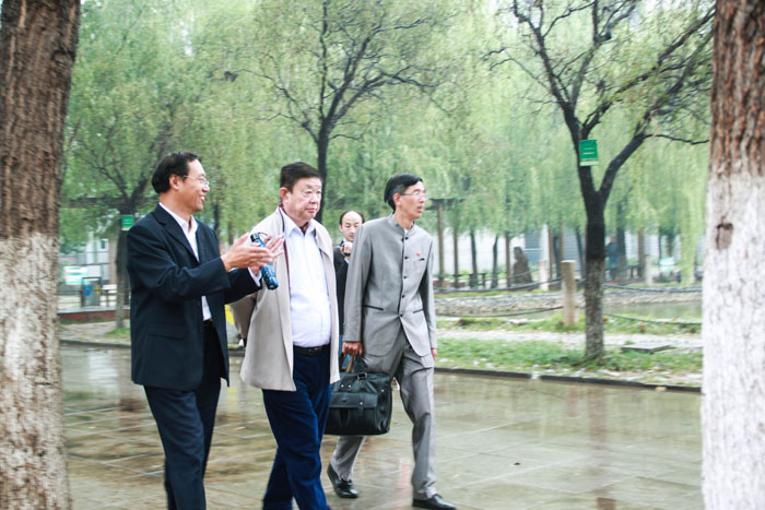 北大王继华教授莅临我校参观指导