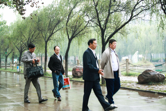 北大王继华教授莅临我校参观指导