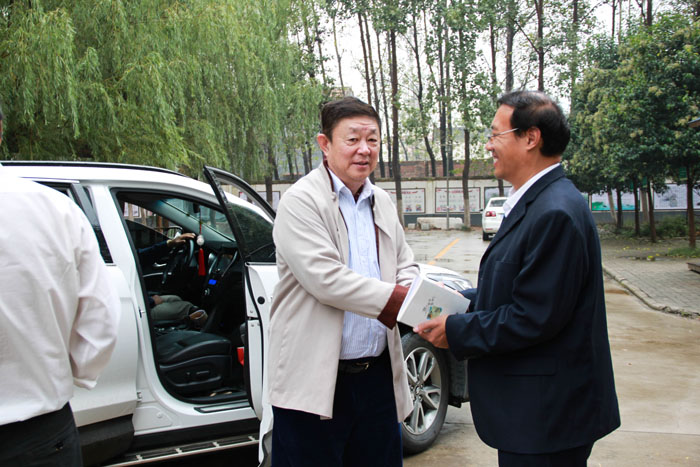 北大王继华教授莅临我校参观指导