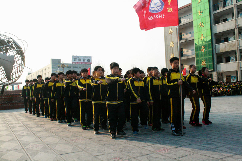 新学期大课间甩手操