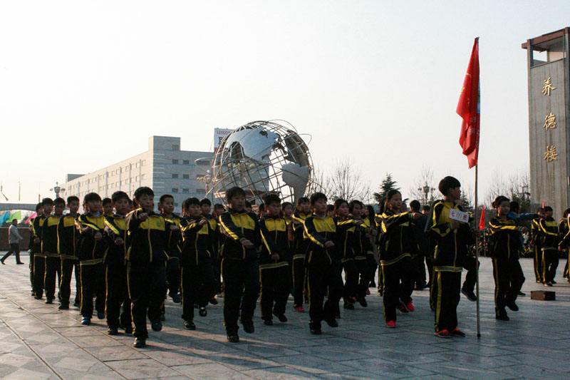 新学期大课间甩手操