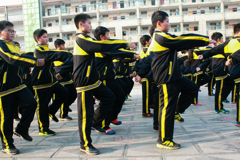 新学期大课间甩手操