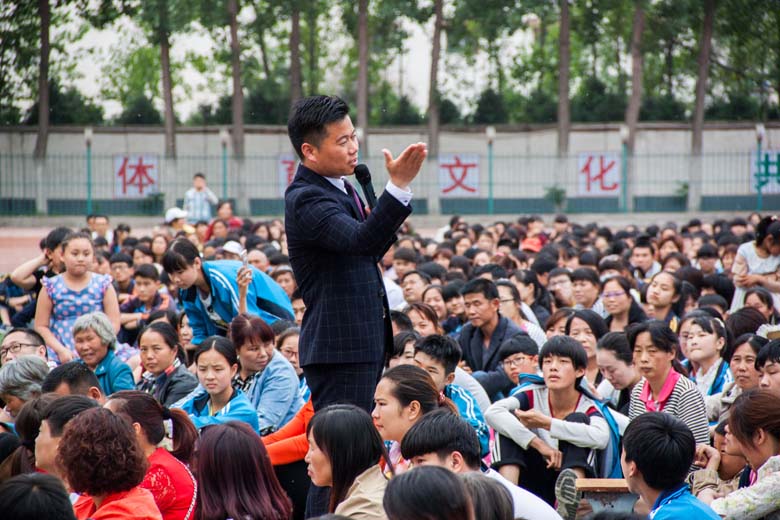 《感恩励志、少年崛起》演讲