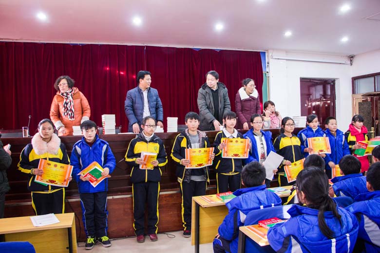 优秀学生学期表彰