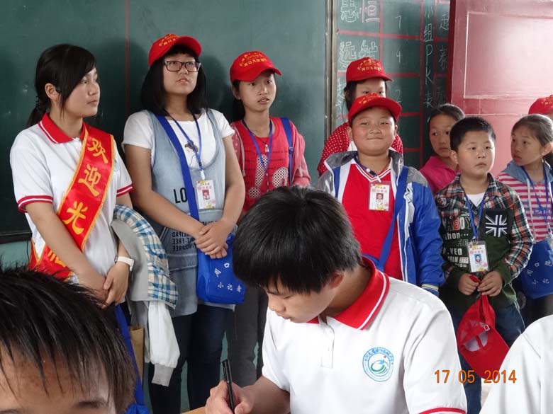 周口晚报小记者校园采风
