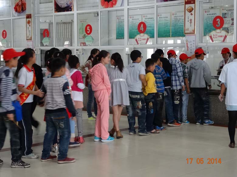 周口晚报小记者校园采风
