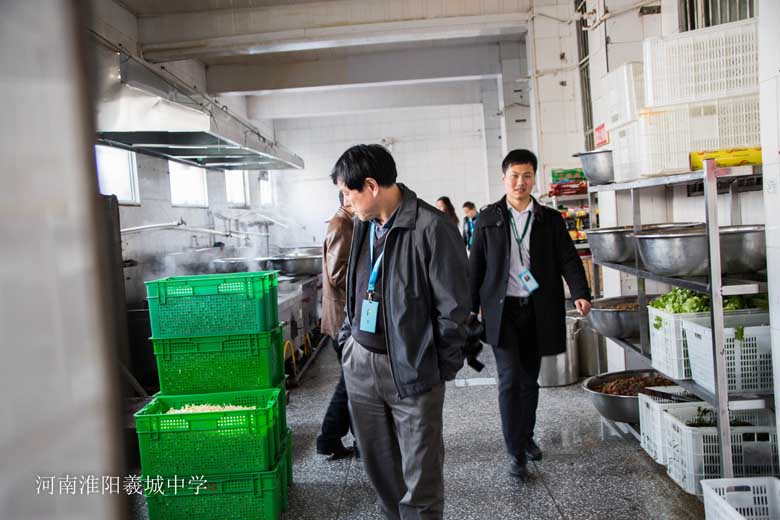 省一校一品专家团参观交流