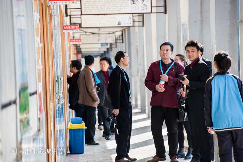 省一校一品专家团参观交流