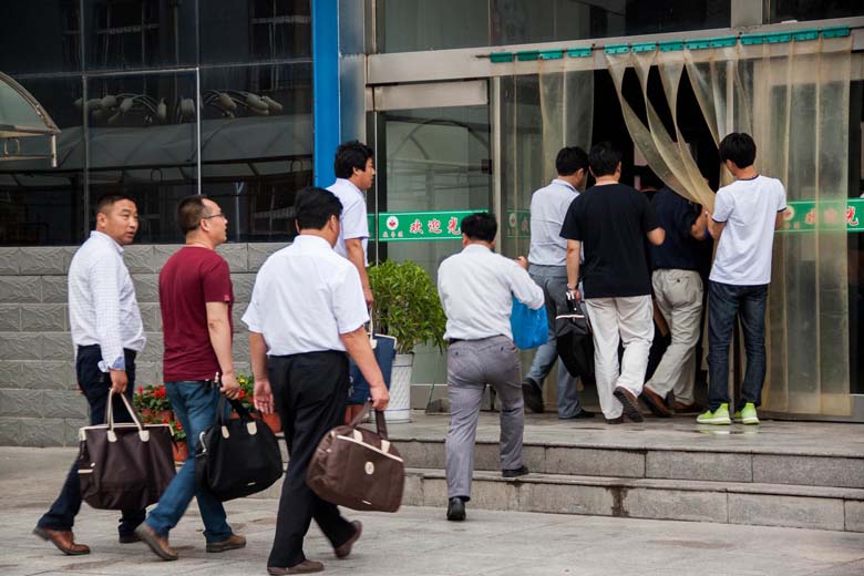 羲城中学再次承接2016年高考监考员的后勤保障服务