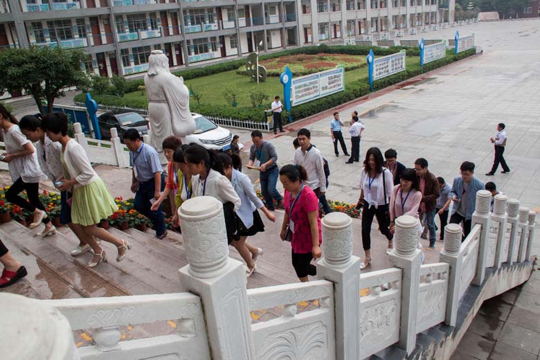 羲城中学再次承接2016年高考监考员的后勤保障服务