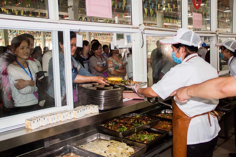 羲城中学再次承接2016年高考监考员的后勤保障服务