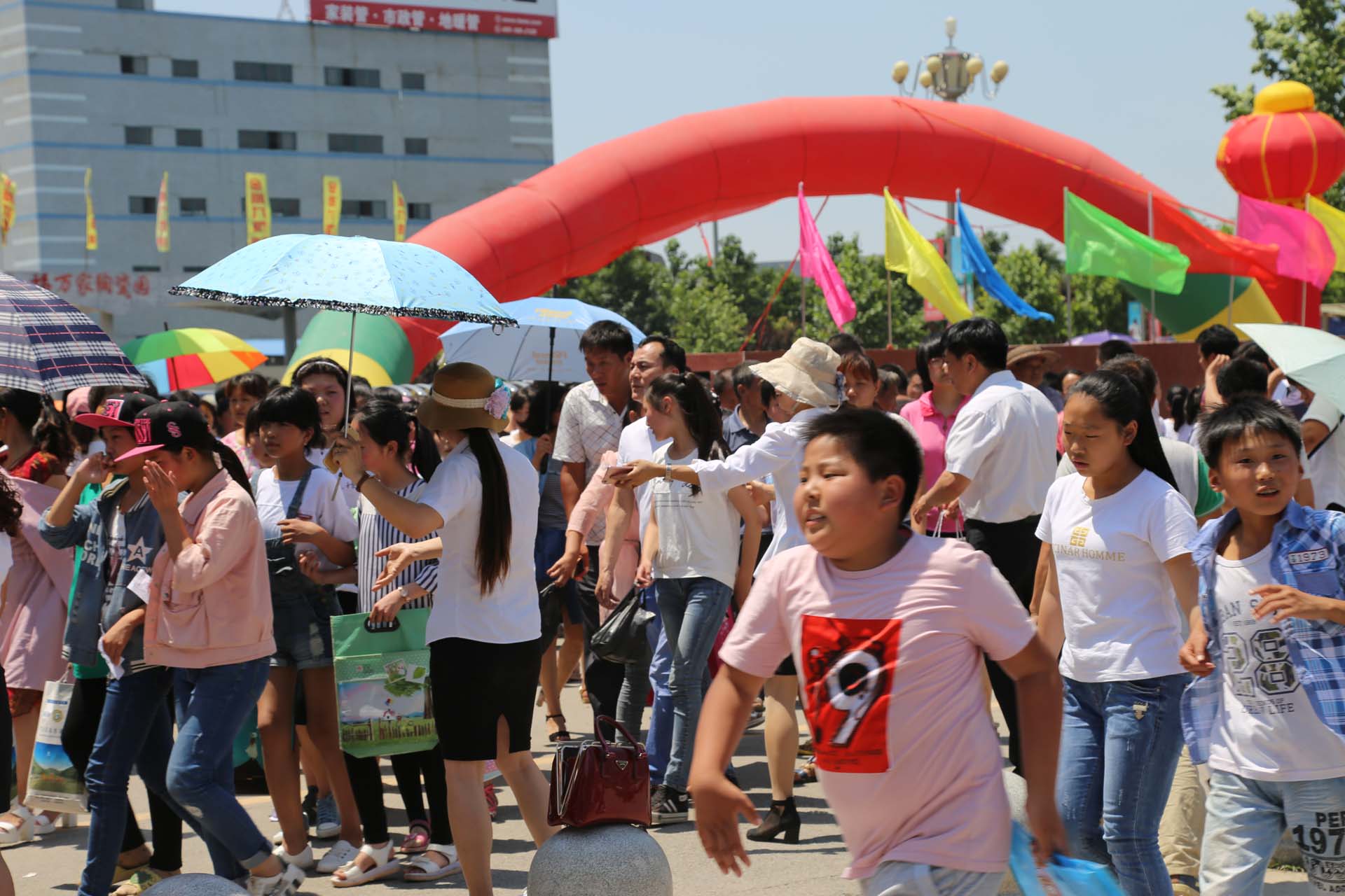 小招考试顺利进行
