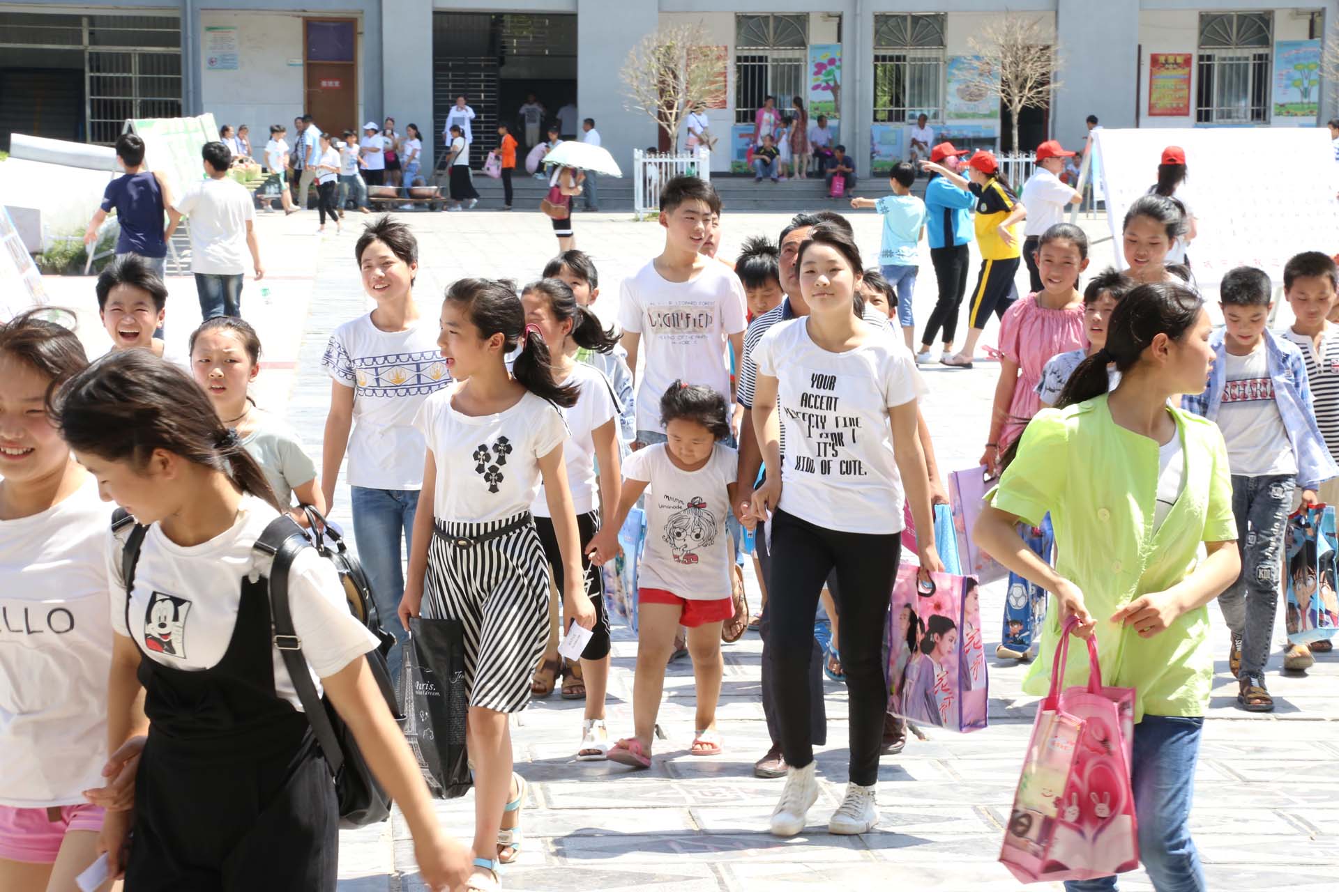 小招考试顺利进行