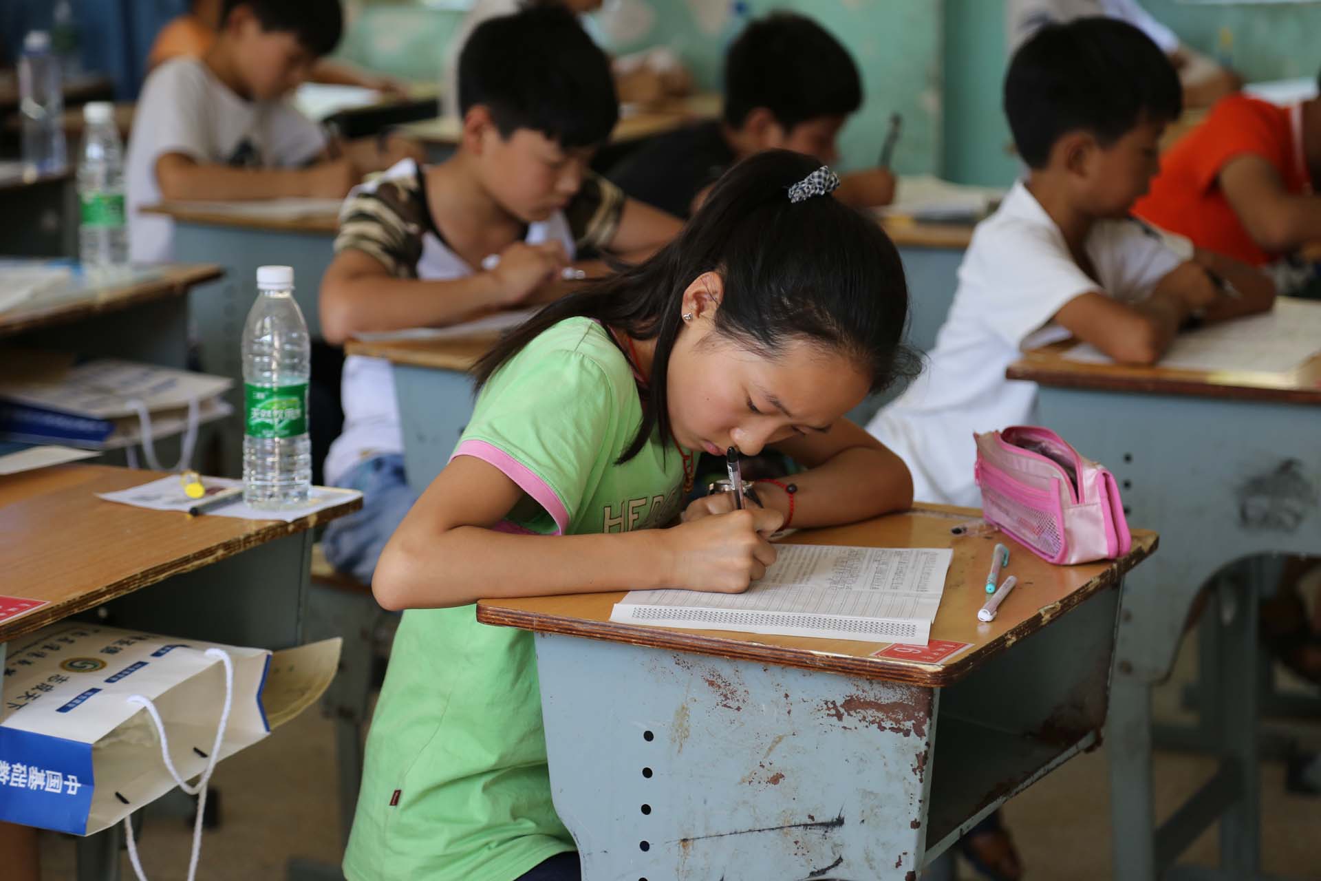 小招考试顺利进行