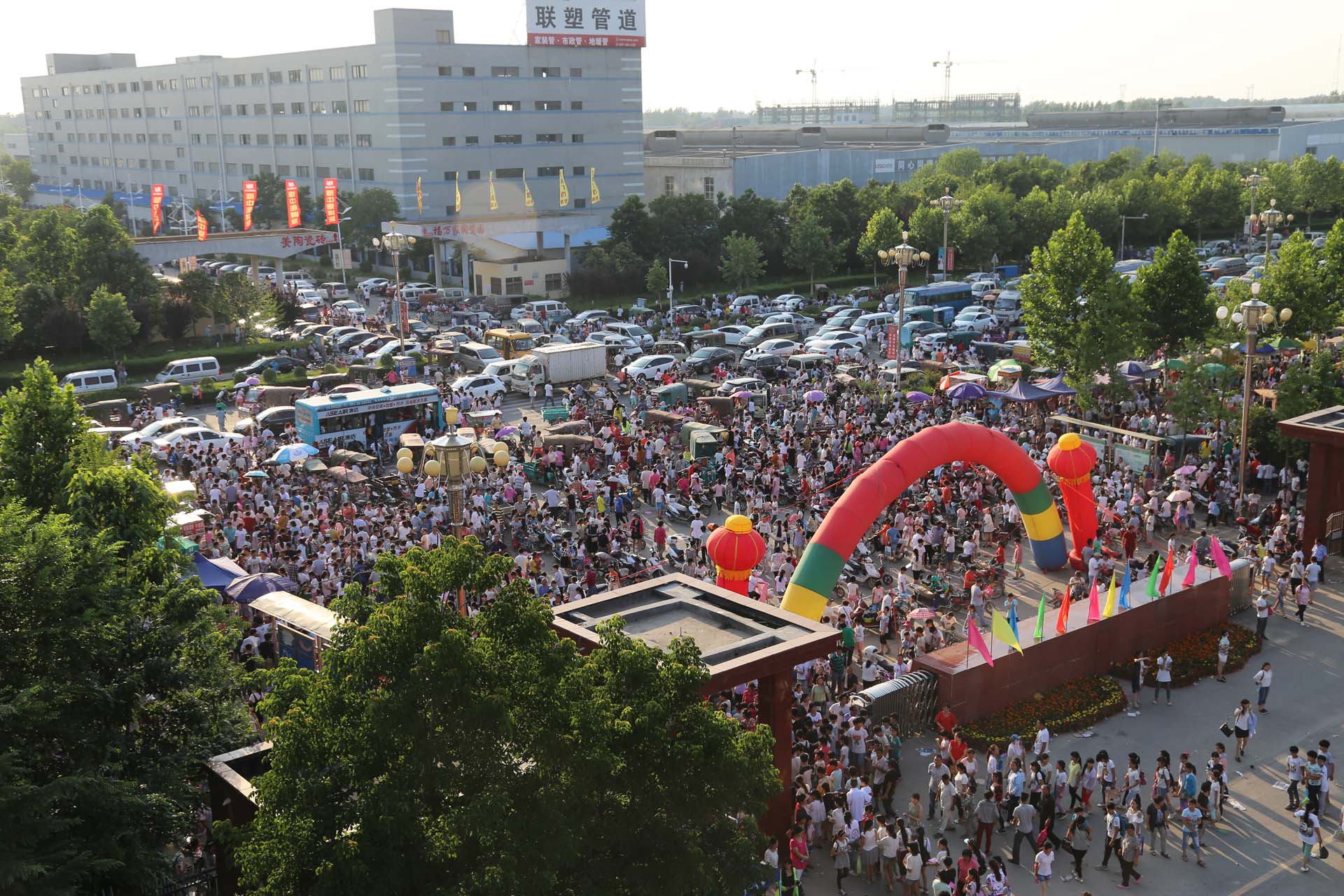 小招考试顺利进行