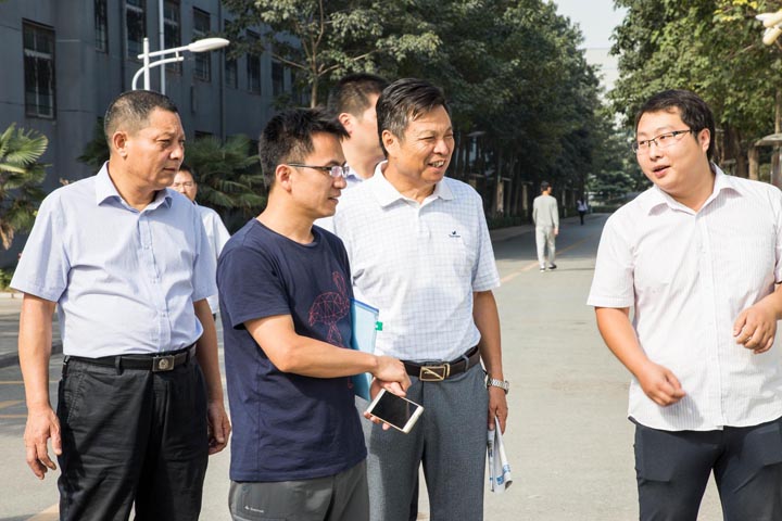 省爱卫会领导来我校检查指导工作