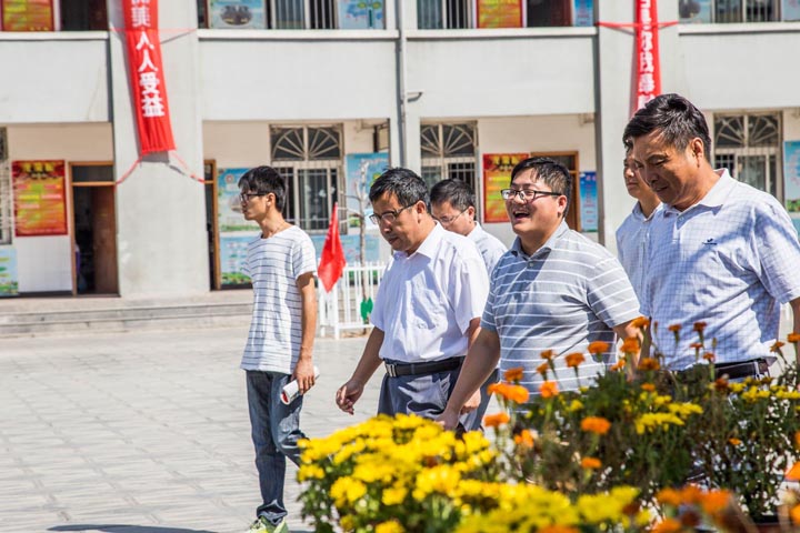 省爱卫会领导来我校检查指导工作