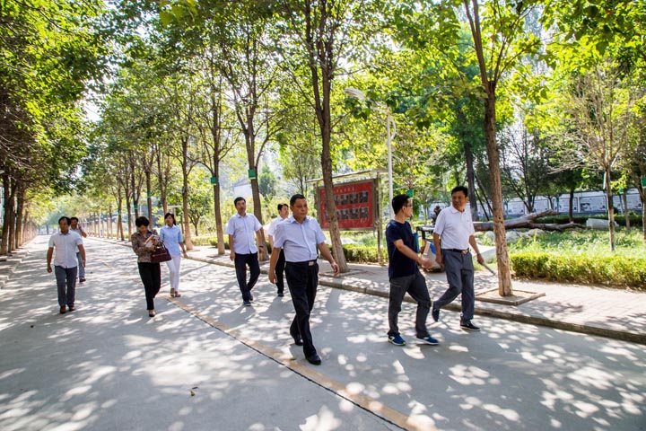 省爱卫会领导来我校检查指导工作