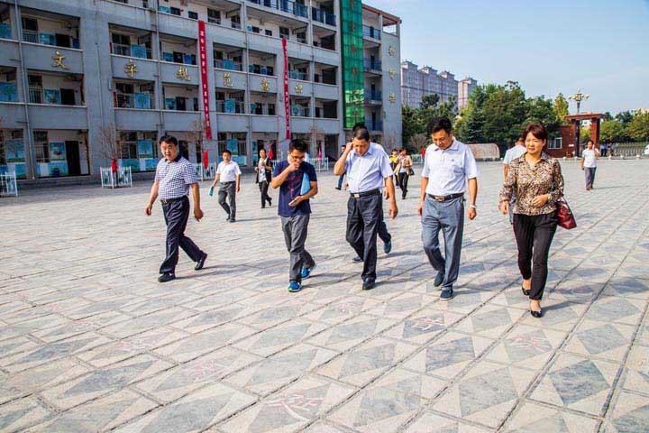 省爱卫会领导来我校检查指导工作