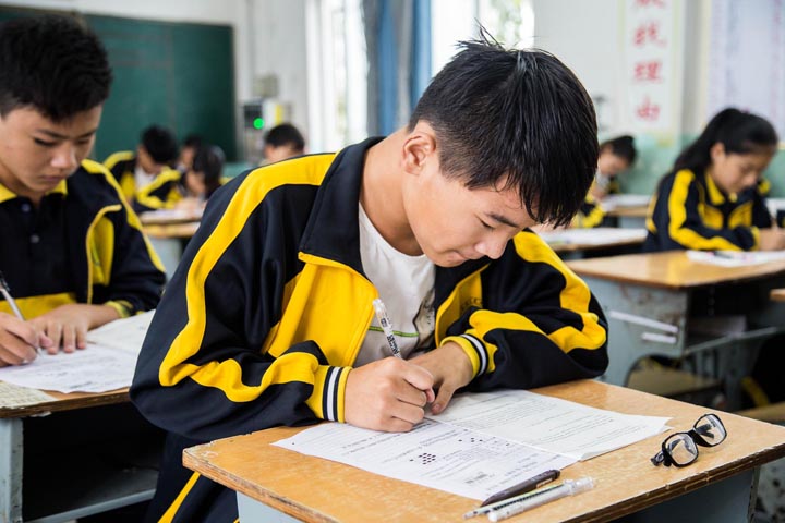 我校举行本学期第一次月考