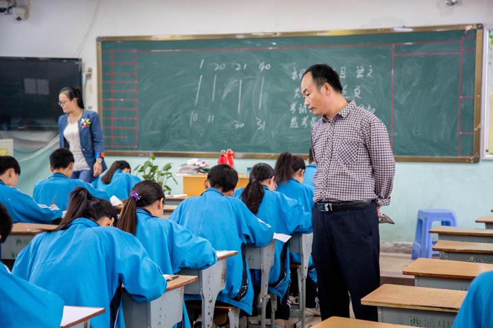 我校举行本学期第一次月考