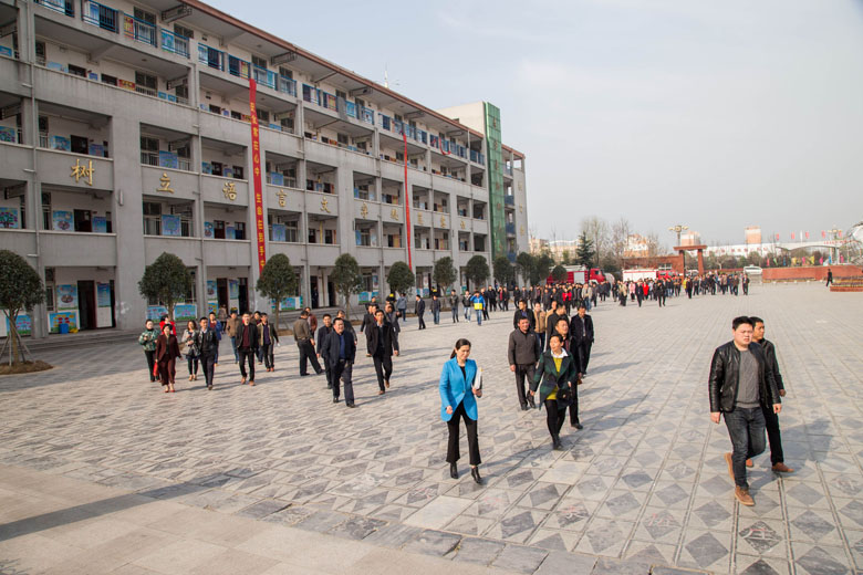 淮阳县第22个安全教育日应急疏散演练在羲城中学举行