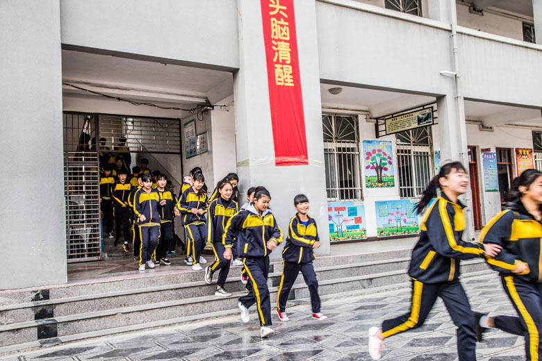 淮阳县第22个安全教育日应急疏散演练在羲城中学举行