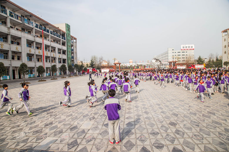 淮阳县第22个安全教育日应急疏散演练在羲城中学举行