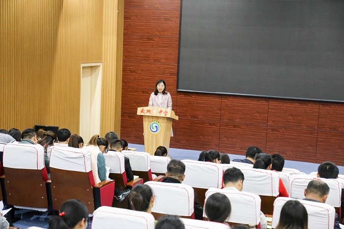 扎实有效开展校本教研活动，促进教师专业成长