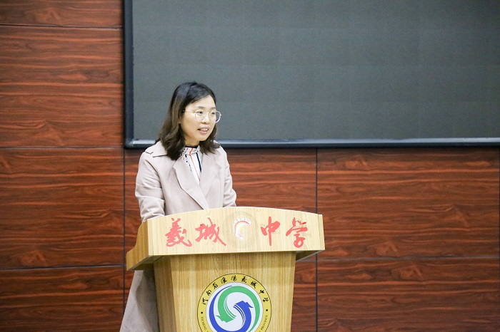 扎实有效开展校本教研活动，促进教师专业成长