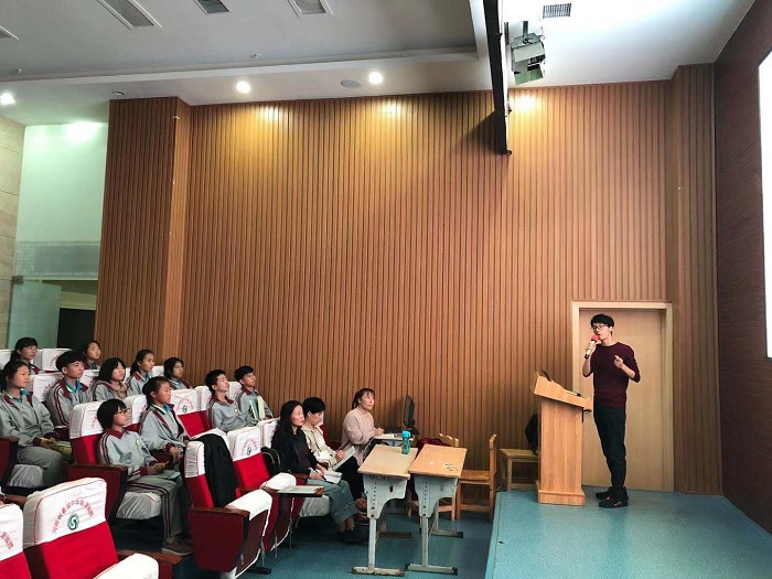 聆听名著背后的声音