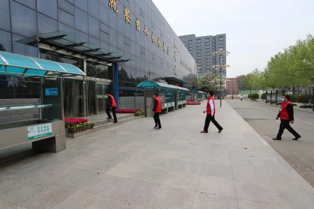 羲城中学开展春季开学疫情防控演练，严把复学入校第一关