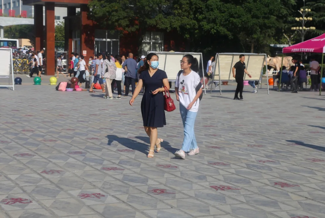 羲城中学七年级新生入学啦！！