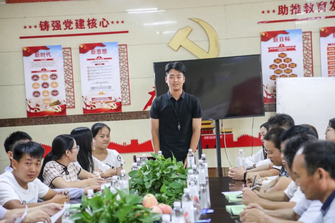 周口师范学院陆相欣、陈喜玲副校长一行莅临羲城中学慰问实习教师