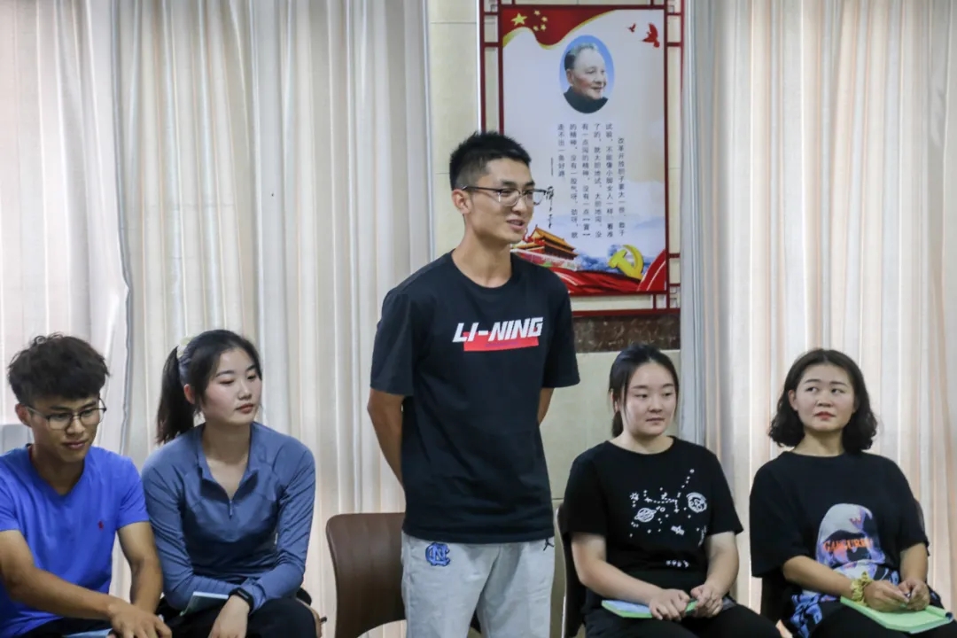 周口师范学院陆相欣、陈喜玲副校长一行莅临羲城中学慰问实习教师