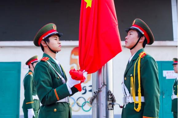 弘扬志愿精神 引领文明风尚——淮阳区羲城中学举行主题升旗仪式