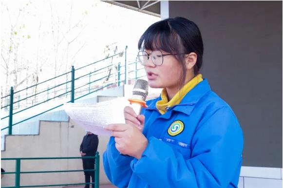 弘扬志愿精神 引领文明风尚——淮阳区羲城中学举行主题升旗仪式